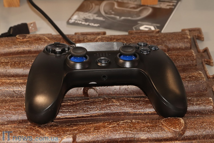 Gembird JPD-PS4U-01 – для гри з підсвіткою!
